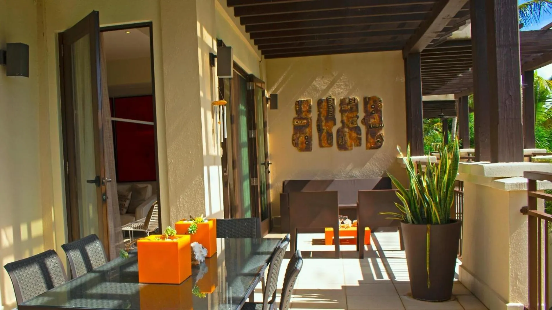 Villa In Red location